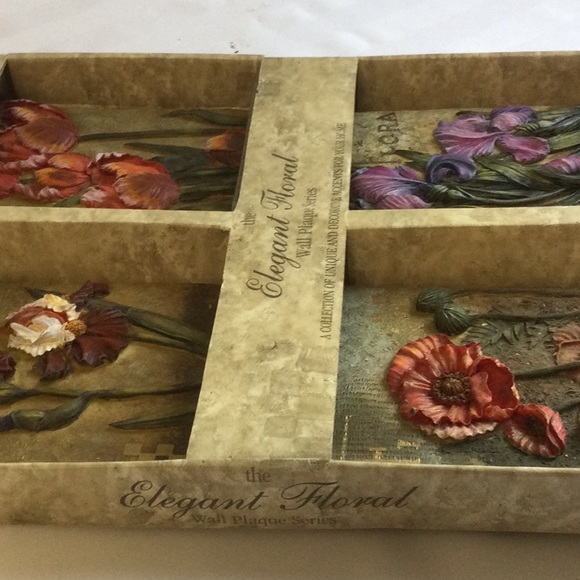 Gift Pack of 4 floral wall plaques - Picture 3 of 3